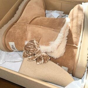 Bailey bow Uggs